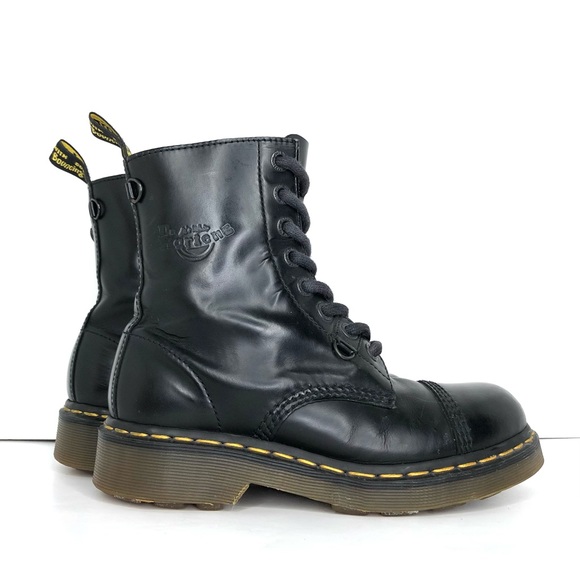 Vintage Dr Martens England Capped Toe and Link Chain 2A47 Lace Up Ankle Boots 7 - Picture 2 of 16